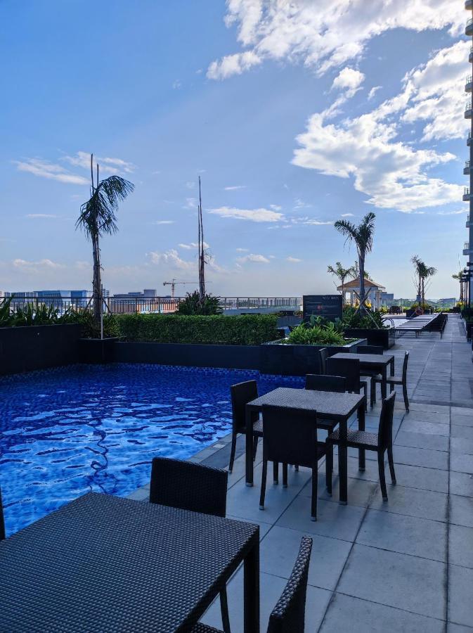 Schoenes Apartment Mit Pool-Nutzung Manila Exterior foto